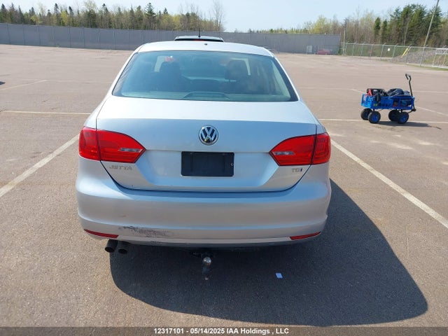 12317101 :رقم المزاد ، 3VWDL7AJ1EM270378 vin ، 2014 Volkswagen Jetta Tdi مزاد بيع