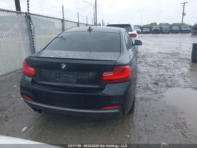 WBA2H9C33HV987054 BMW 2017
