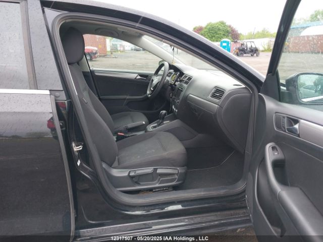 3VWD07AJ9FM268680 Volkswagen JETTA SE
