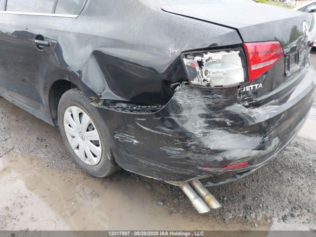 3VWD07AJ9FM268680 Volkswagen JETTA SE