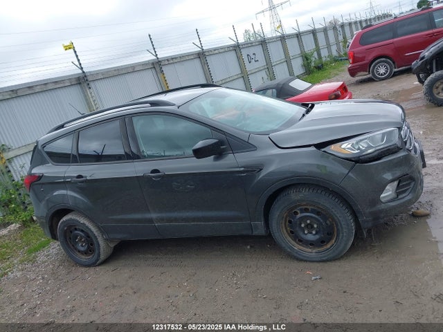 1FMCU9GD0KUC12628 Ford ESCAPE SE