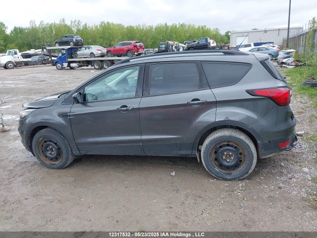 1FMCU9GD0KUC12628 Ford ESCAPE SE