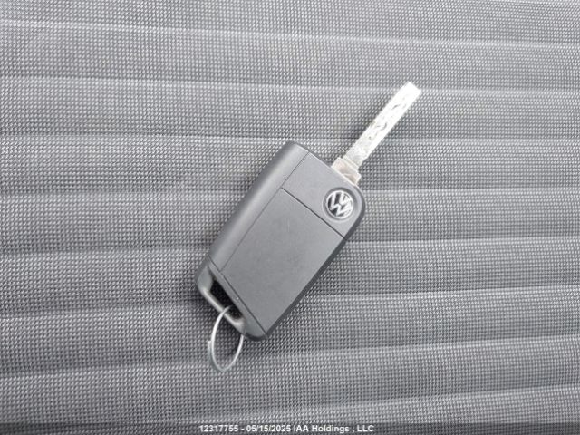 3VWNM7BU3RM061031 Volkswagen tsi