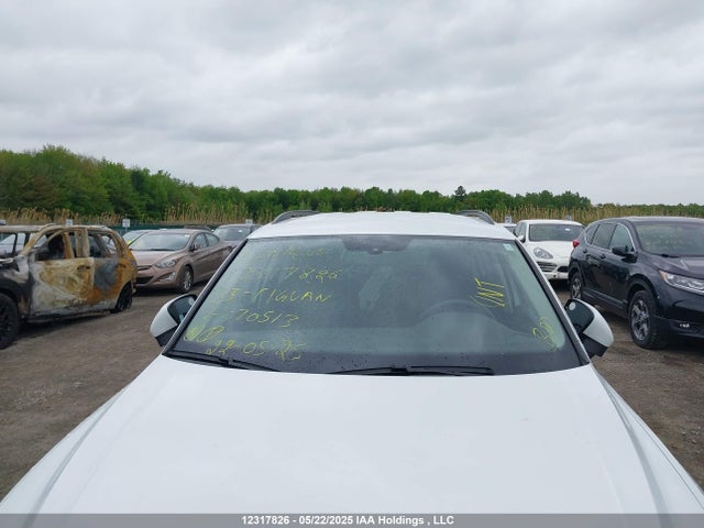3VVFB7AX1PM070513 Volkswagen Tiguan Trendline
