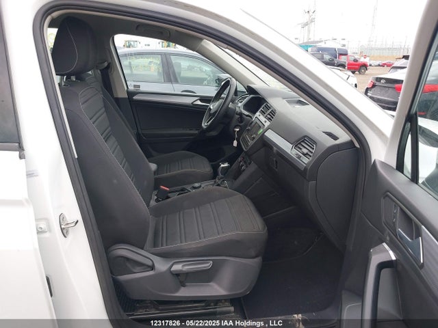 3VVFB7AX1PM070513 Volkswagen Tiguan Trendline