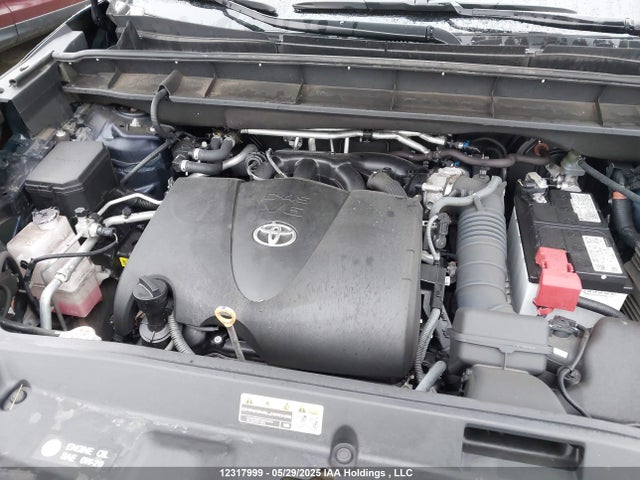 5TDLZRBH3NS213345 Toyota Highlander