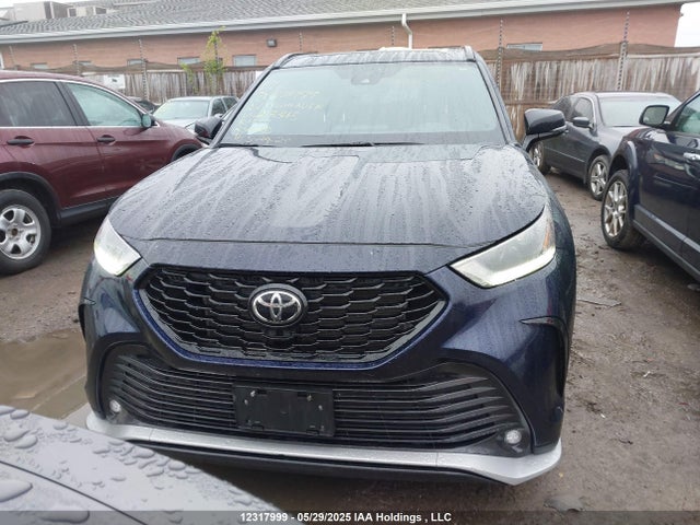 5TDLZRBH3NS213345 Toyota Highlander