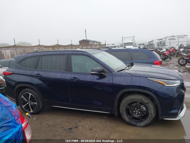 5TDLZRBH3NS213345 Toyota Highlander