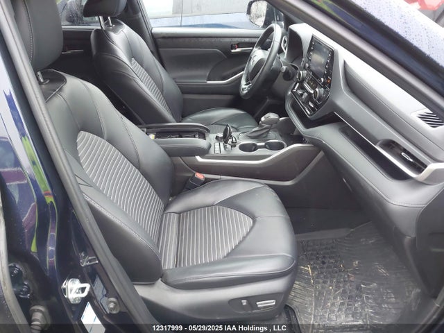 5TDLZRBH3NS213345 Toyota Highlander