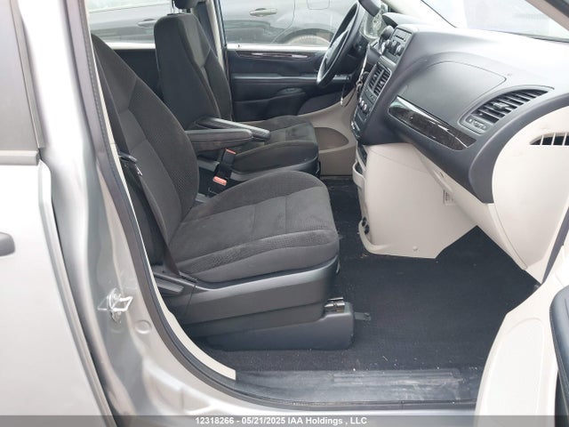 2C4RDGBG3JR245008 Dodge Grand Caravan