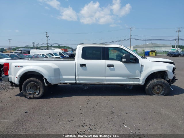1FT8W3DT2NEE27925 Ford 2022
