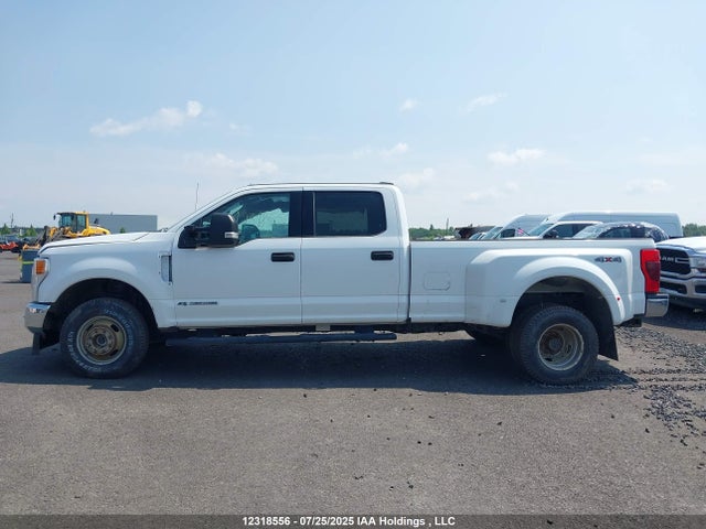 1FT8W3DT2NEE27925 Ford 2022