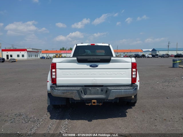 1FT8W3DT2NEE27925 Ford 2022