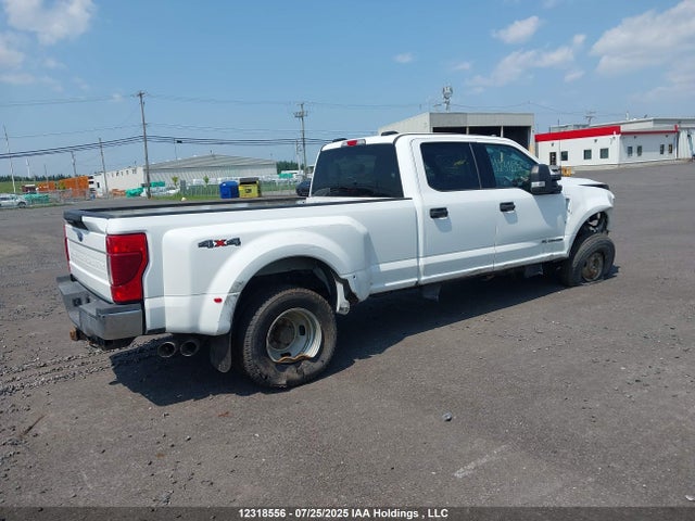 1FT8W3DT2NEE27925 Ford 2022