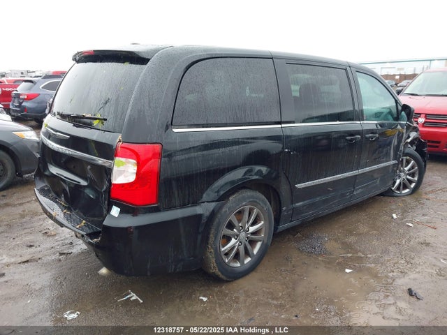 2C4RC1HG8GR158401 Chrysler Town and Country