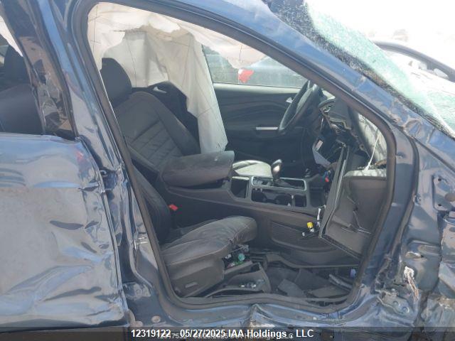 1FMCU9J94JUB30100 Ford Escape