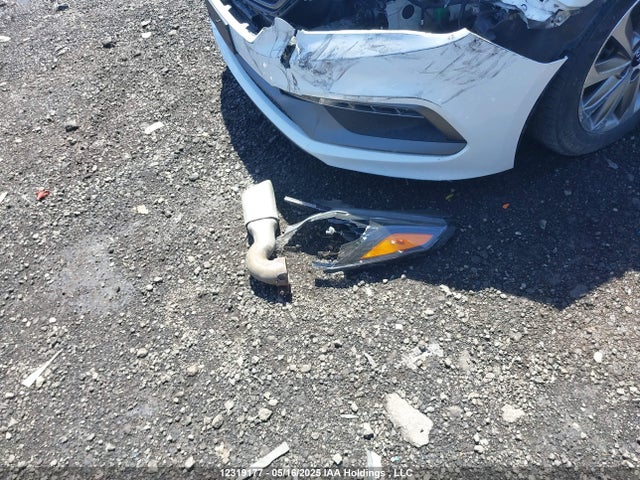 5NPE34AF4HH589043 Hyundai 2017