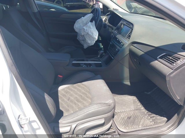 5NPE34AF4HH589043 Hyundai 2017