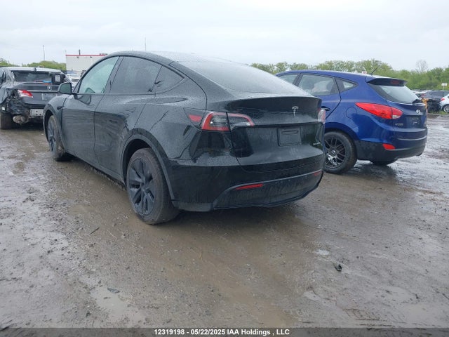 7SAYGDEE0SF283243 Tesla Model Y