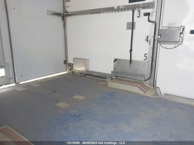 1FDBW7Z81NKA09807 Ford T-350