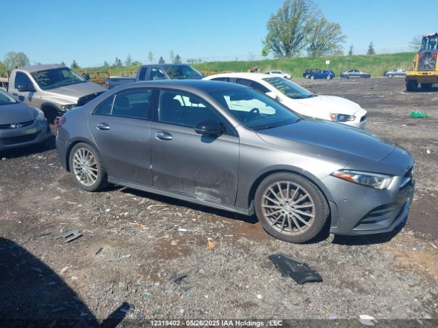 W1K3G4FBXNJ349991 Mercedes-Benz A 220 4matic