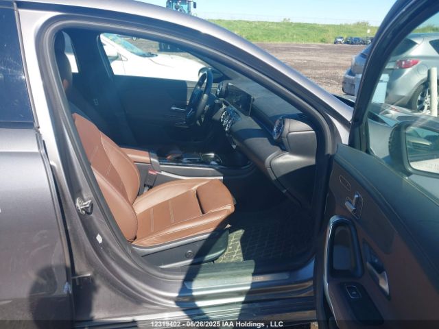 W1K3G4FBXNJ349991 Mercedes-Benz A 220 4matic