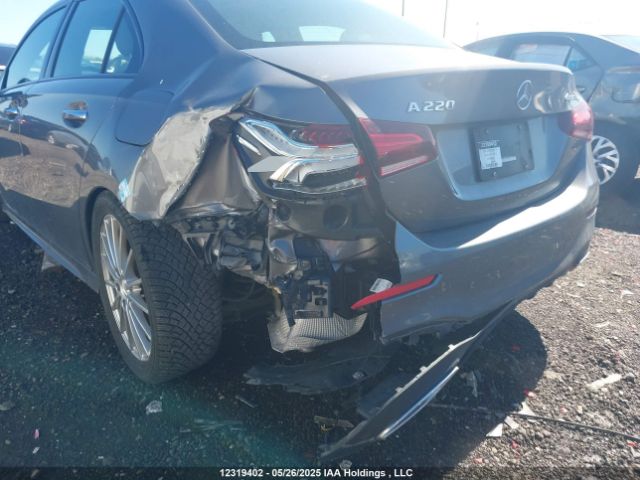 W1K3G4FBXNJ349991 Mercedes-Benz A 220 4matic