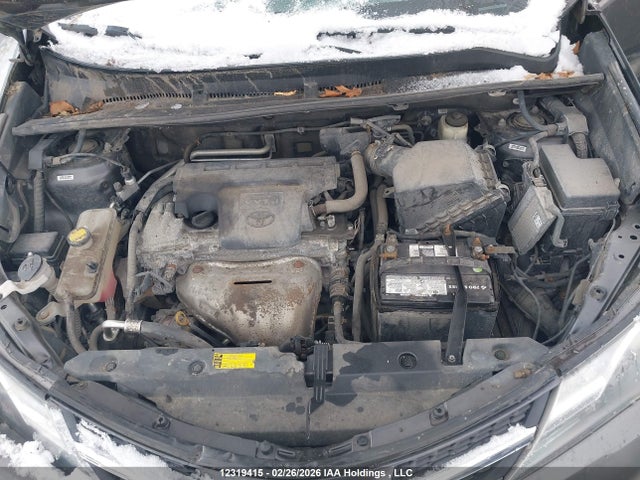 2T3ZFREV3FW180688 Toyota RAV4 LE