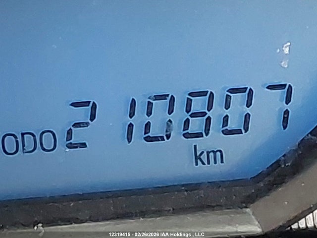 2T3ZFREV3FW180688 Toyota RAV4 LE