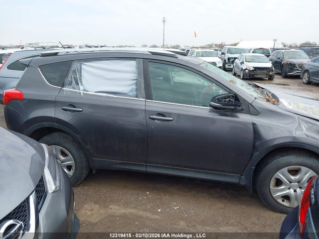 2T3ZFREV3FW180688 Toyota RAV4 LE
