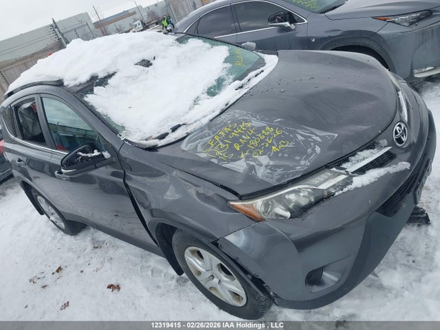 2T3ZFREV3FW180688 Toyota RAV4 LE