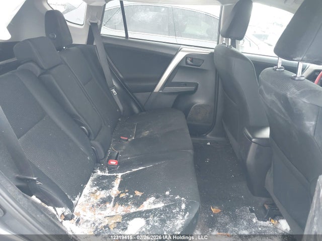 2T3ZFREV3FW180688 Toyota RAV4 LE