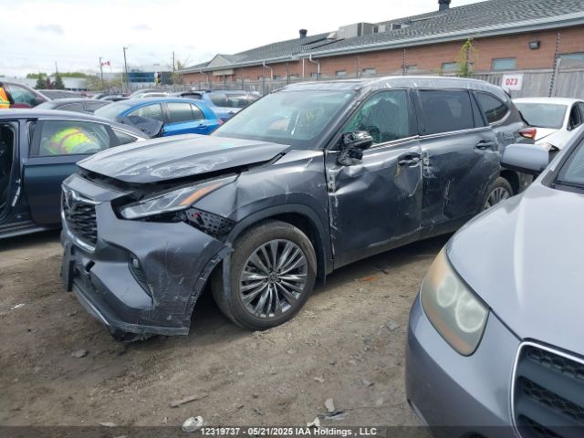 5TDFZRBH8NS169890 Toyota Highlander Platinum