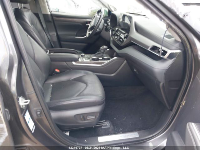 5TDFZRBH8NS169890 Toyota Highlander Platinum