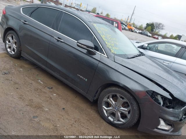 3FA6P0RUXKR155577 Ford Fusion Titanium