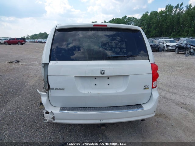 RAM Cargo Van 2015 2C4JRGAG4FR682040 Image 16