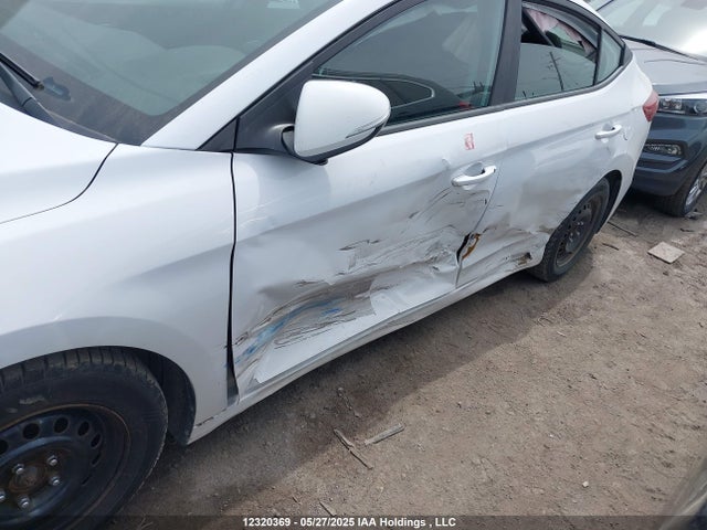 KMHD84LF8HU420977 Hyundai 2017