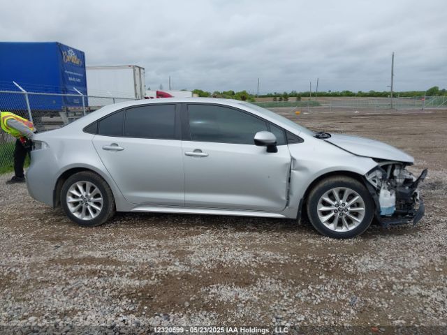 5YFBPMBE4MP155697 Toyota COROLLA LE