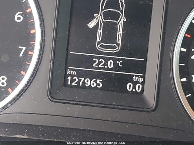 WVGLV7AX9HW503369 Volkswagen 2017