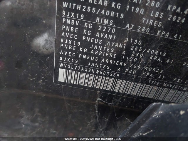 WVGLV7AX9HW503369 Volkswagen 2017