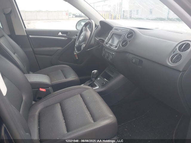 WVGMV7AXXHK040573 Volkswagen Tiguan