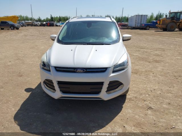 1FMCU9J94FUC47537 Ford Escape Titanium