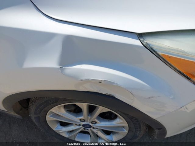 1FMCU9J94FUC47537 Ford Escape Titanium