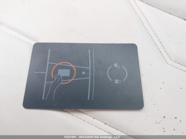 7SAYGAEE8SF235858 Tesla Model Y