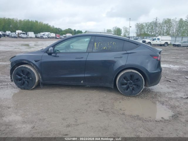7SAYGAEE8SF235858 Tesla Model Y