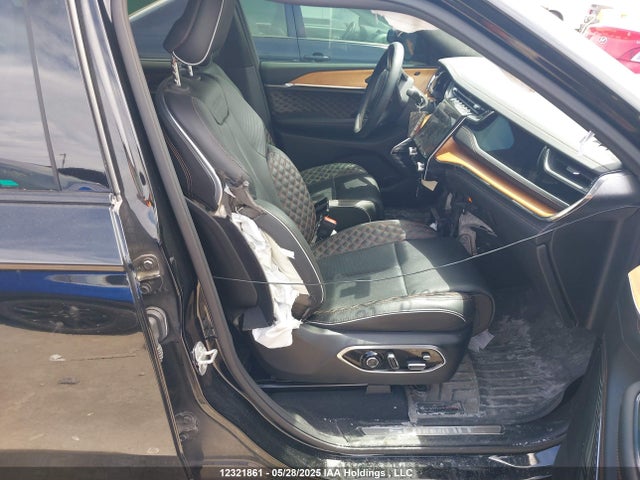 1C4RJKET6P8744183 Jeep GRAND CHEROKEE L