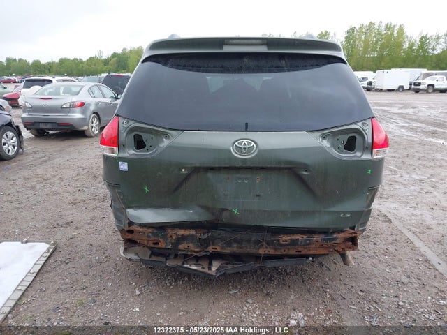 Toyota SIENNA LE 2014 5TDKK3DC2ES470981 Image 16