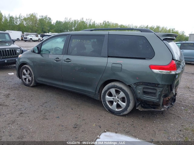 Toyota SIENNA LE 2014 5TDKK3DC2ES470981 Image 3