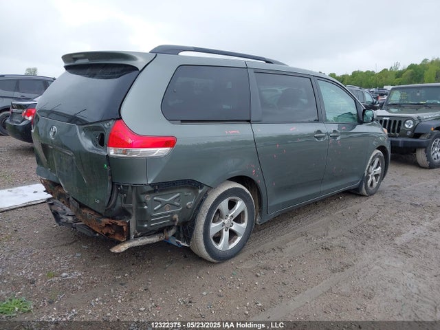 Toyota SIENNA LE 2014 5TDKK3DC2ES470981 Image 4