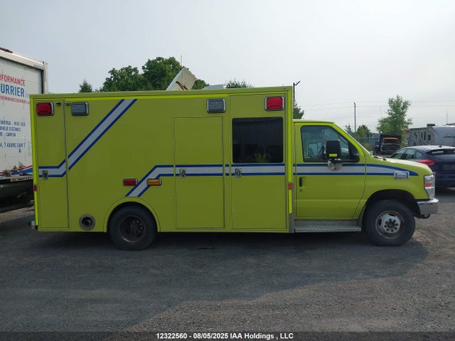 Продаж на аукціоні авто 2022 Ford Econoline E350 Super Duty Cutaway Van, vin: 1FDWE3FN7NDC03785, номер лоту: 12322560